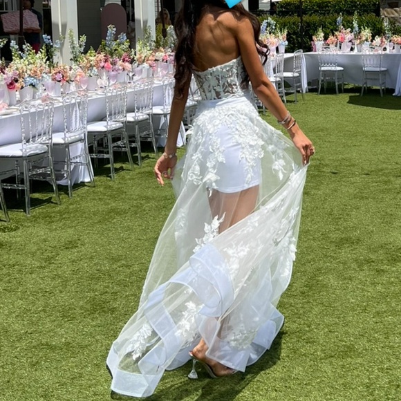 Maxi Lace Bridal gown - Picture 3 of 4